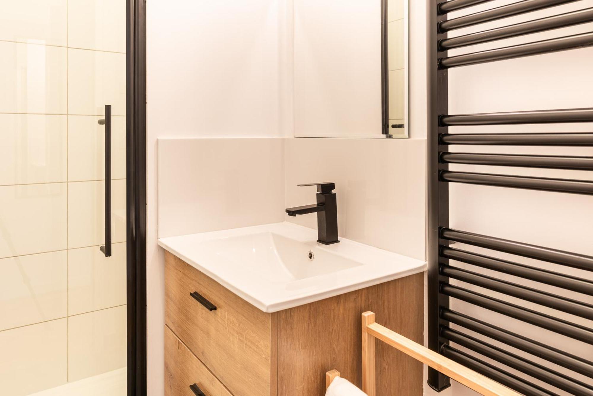 Appartement Cosy - 6 Guests - Buttes Chaumont Parc Parijs