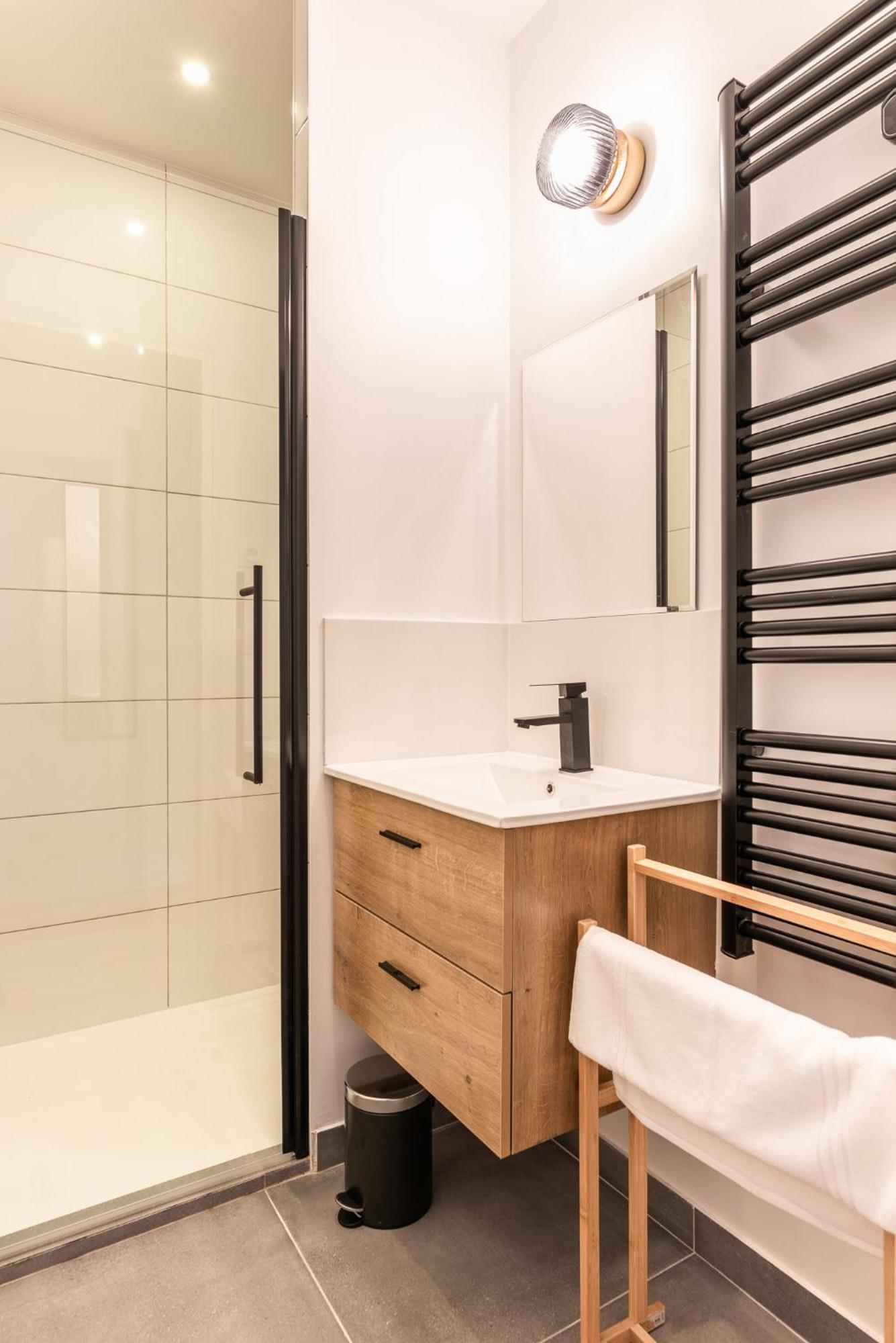 Cosy - 6 Guests - Buttes Chaumont Parc Appartement Parijs
